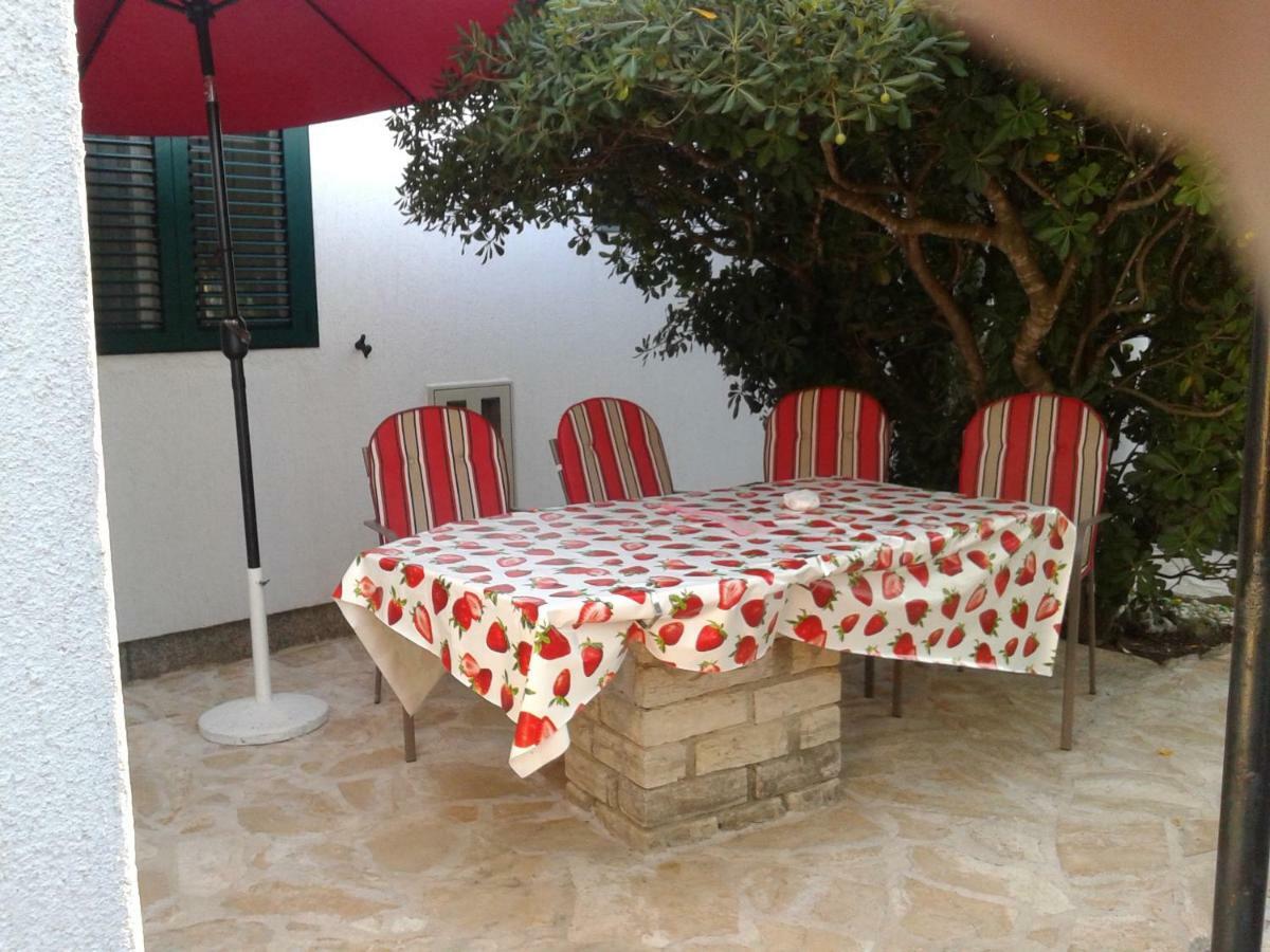 Apartment Milka Petrčane Zewnętrze zdjęcie